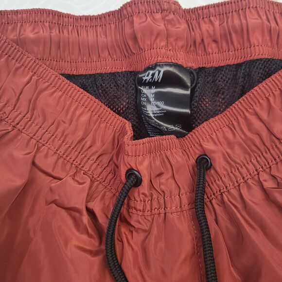 H&M swim shorts in a reddish-brown color Size M - Picture 2 of 3